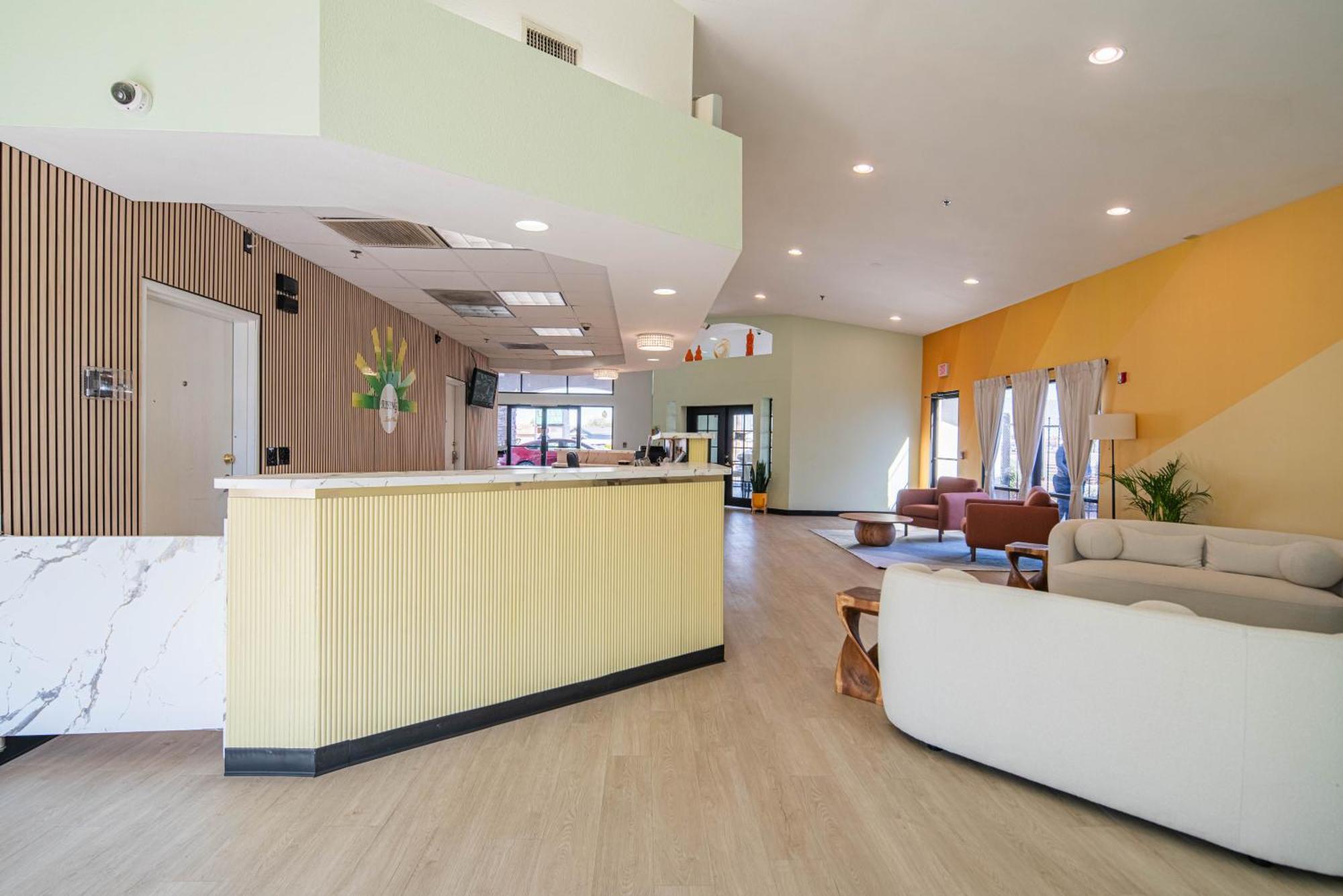 Hotel Rising Phoenix Exterior photo