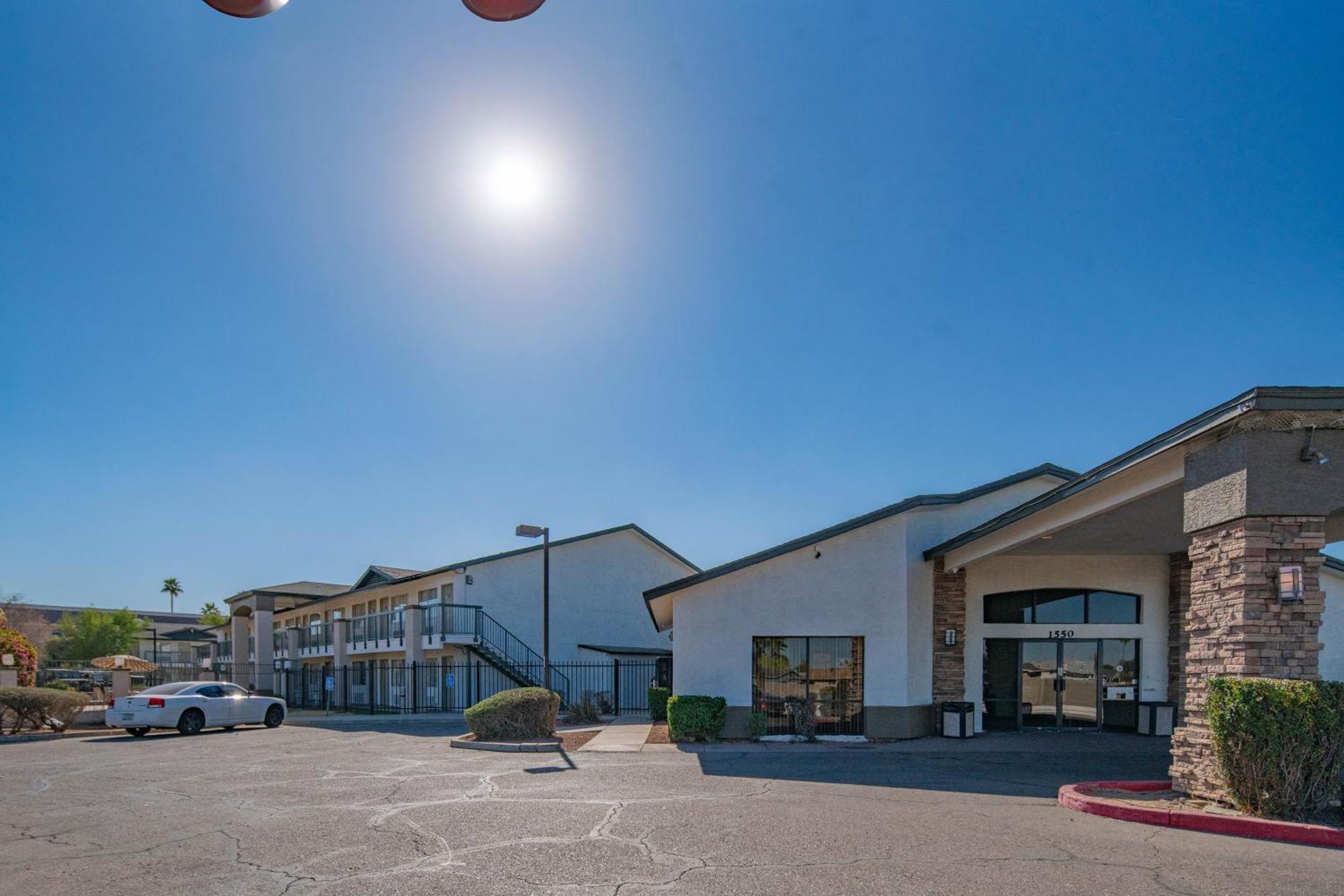Hotel Rising Phoenix Exterior photo