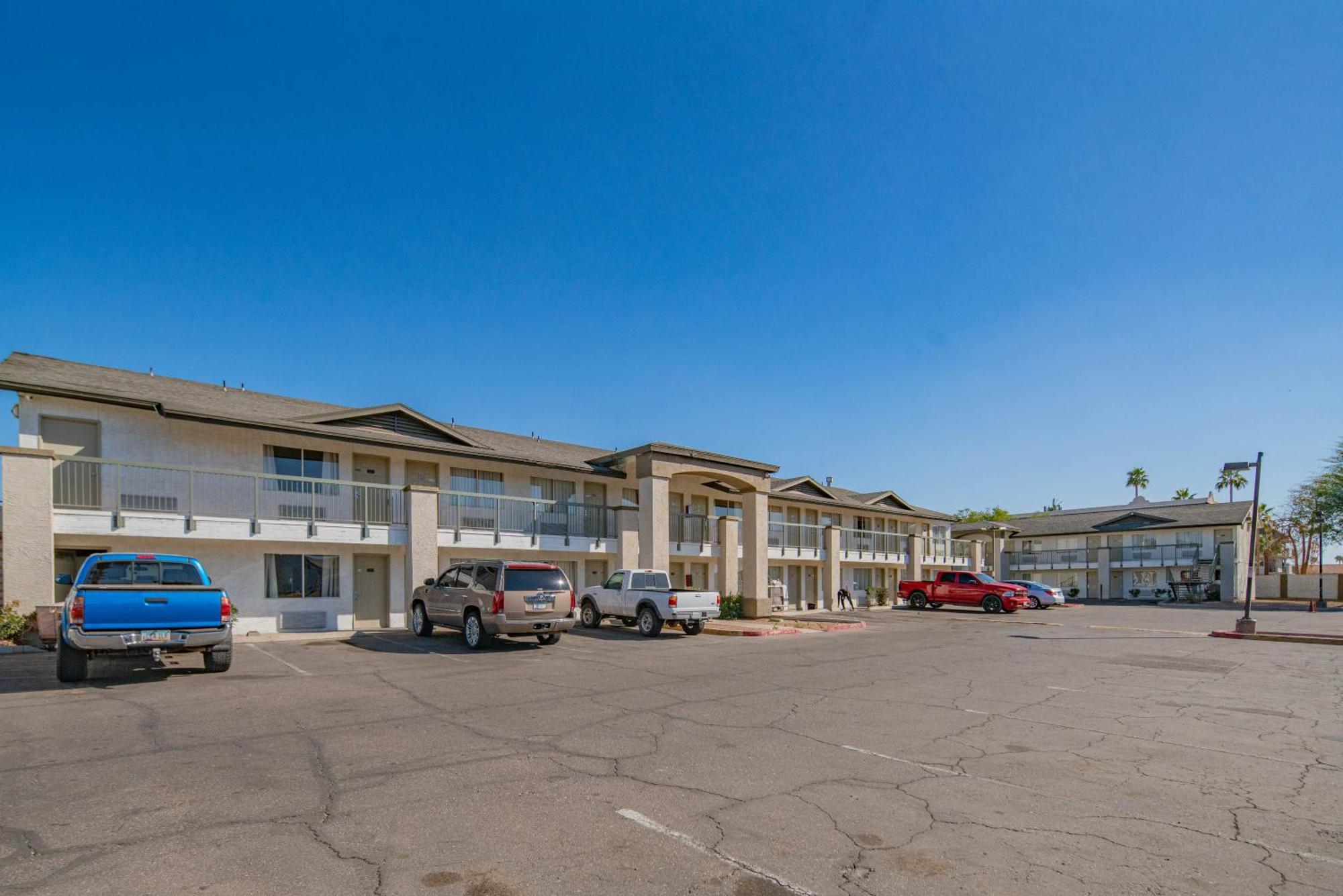 Hotel Rising Phoenix Exterior photo