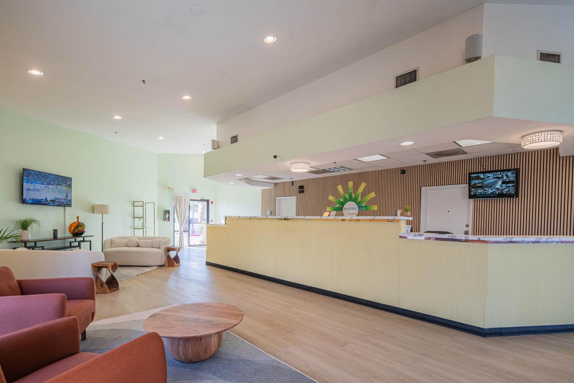 Hotel Rising Phoenix Exterior photo
