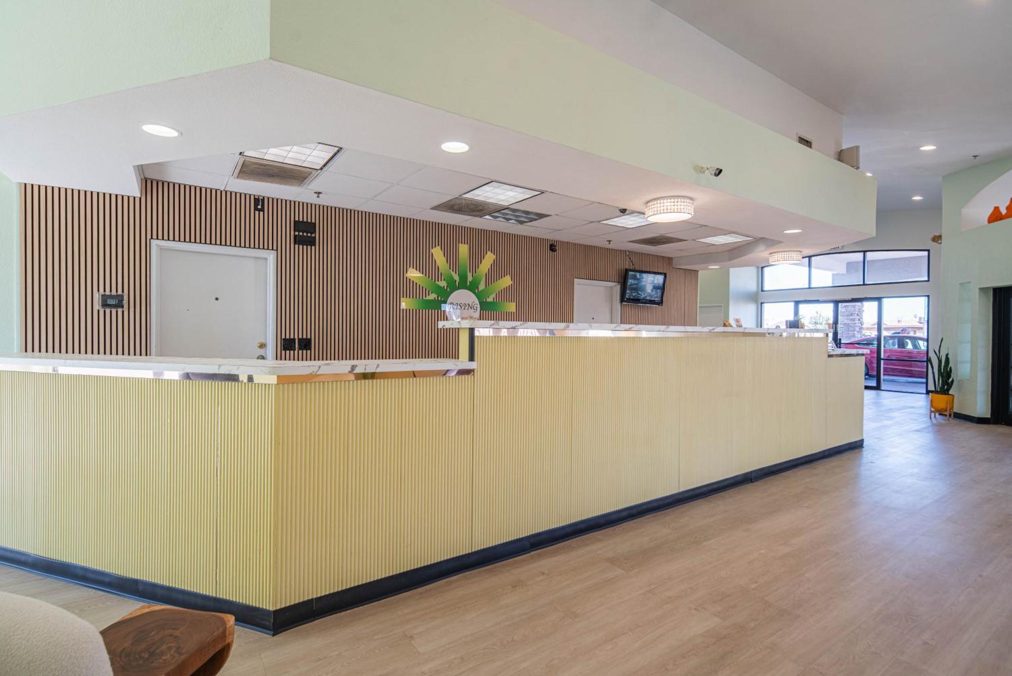 Hotel Rising Phoenix Exterior photo